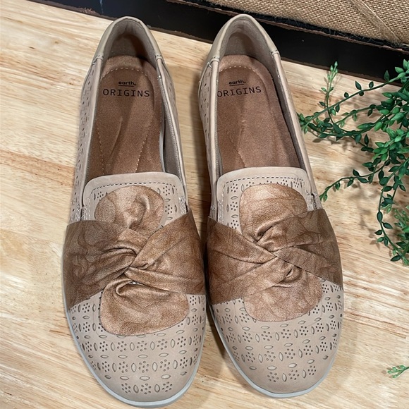 Earth Origins shoes - Picture 2 of 8